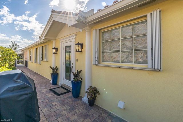 7568 Novara CT, Naples, FL 34114