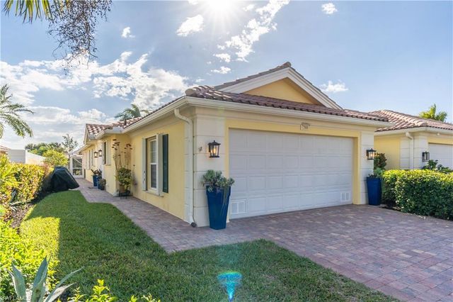 7568 Novara CT, Naples, FL 34114