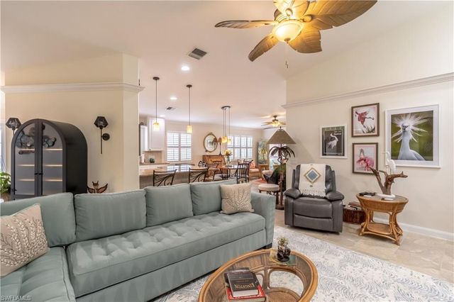 7568 Novara CT, Naples, FL 34114