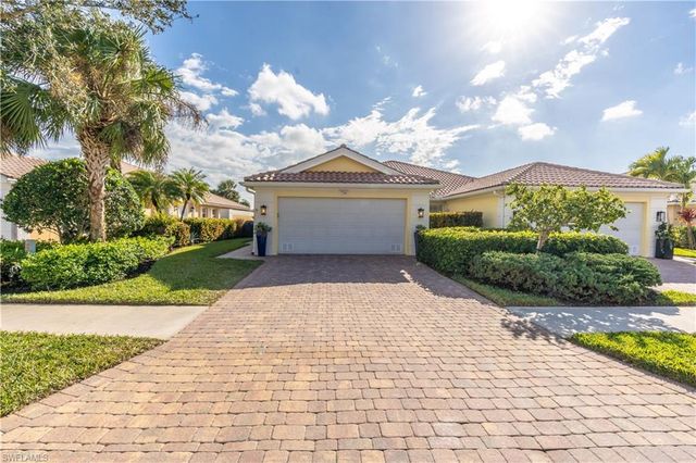 7568 Novara CT, Naples, FL 34114
