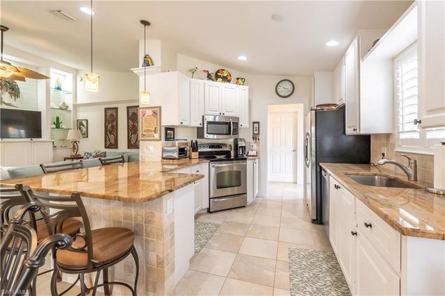 7568 Novara CT, Naples, FL 34114