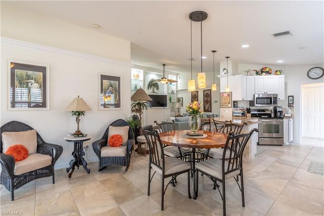 7568 Novara CT, Naples, FL 34114