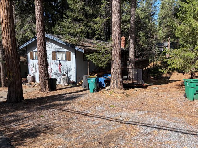 5733 Sierra Springs Dr, Pollock Pines, CA 95726