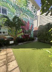 560 NW 1st Street 7, Miami, FL 33128