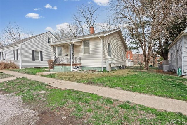 212 W 4th Street, O'fallon, IL 62269
