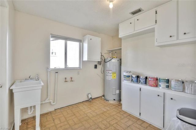 158 SE 26TH STREET, Cape Coral, FL 33904