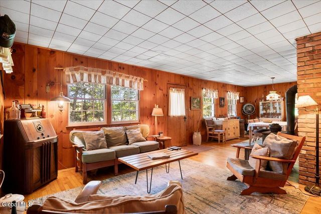 81 Hanneford Road, Queensbury, NY 12804