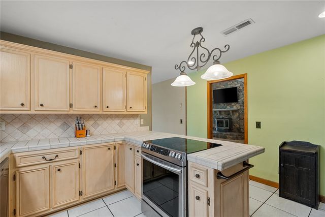 1493 Iroquois Drive, Seneca, SC 29672