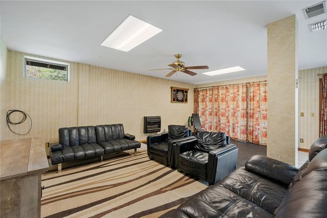 1493 Iroquois Drive, Seneca, SC 29672