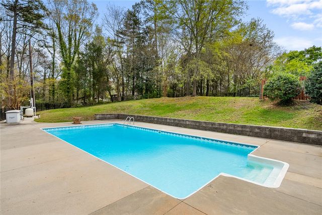 1493 Iroquois Drive, Seneca, SC 29672