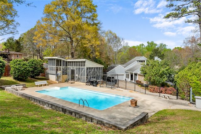 1493 Iroquois Drive, Seneca, SC 29672