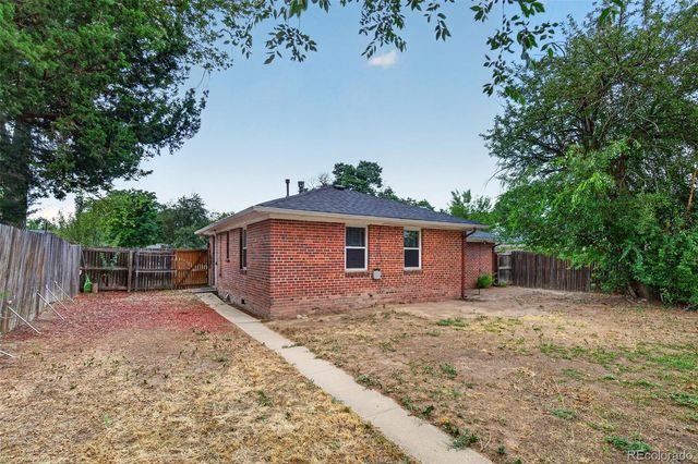 1316 Fulton Street, Aurora, CO 80010