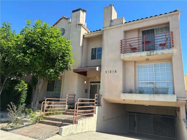 13508 Moorpark 2, Sherman Oaks, CA 91423