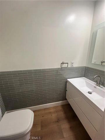 13508 Moorpark 2, Sherman Oaks, CA 91423