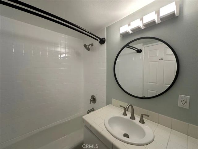 13508 Moorpark 2, Sherman Oaks, CA 91423
