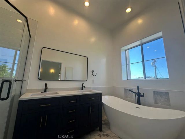 13508 Moorpark 2, Sherman Oaks, CA 91423