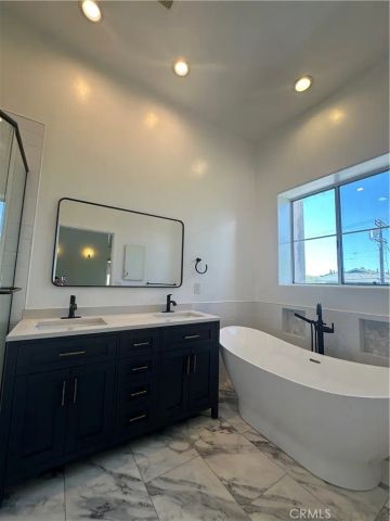 13508 Moorpark 2, Sherman Oaks, CA 91423