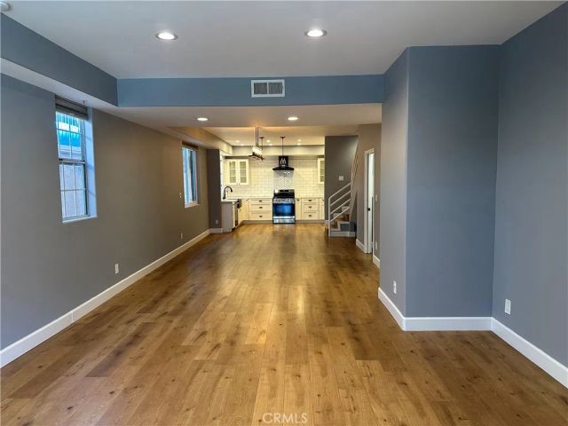 13508 Moorpark 2, Sherman Oaks, CA 91423