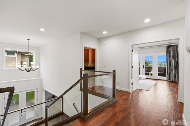 11262 SE 34th St, Bellevue, WA 98004