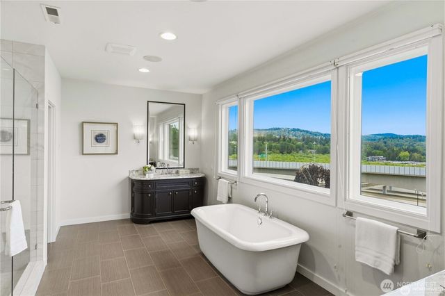 11262 SE 34th St, Bellevue, WA 98004