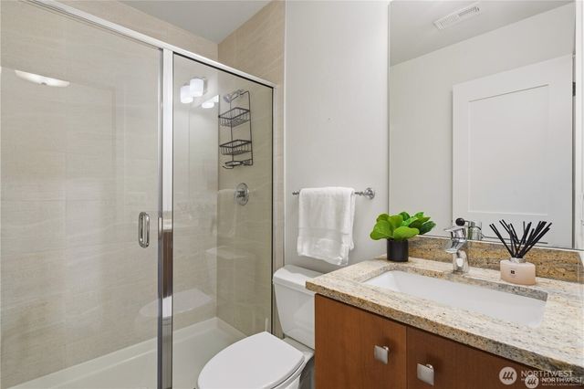11262 SE 34th St, Bellevue, WA 98004