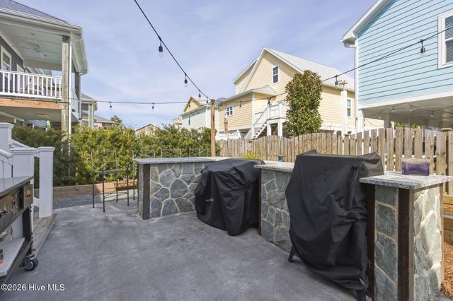 1413 Croaker Lane, Carolina Beach, NC 28428