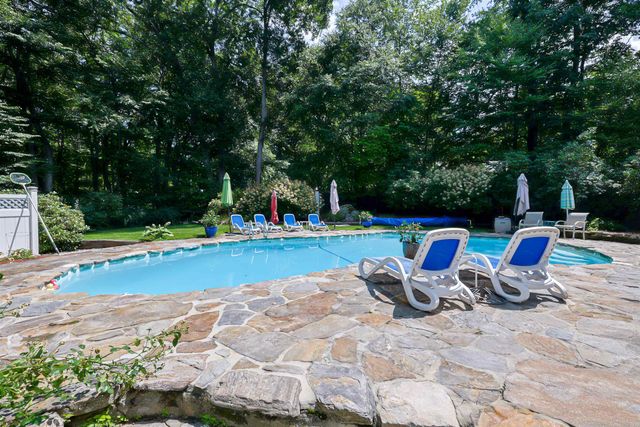 6 Haines Terrace, Merrimack, NH 03054