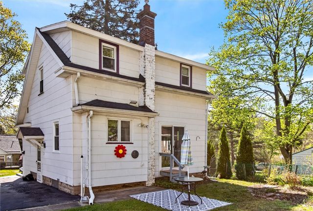 62 Clearview Road, Greece, NY 14616