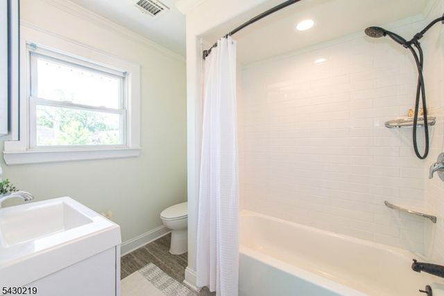 35 Howe Ave, Montclair Twp., NJ 07042