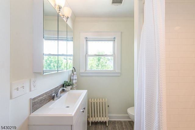 35 Howe Ave, Montclair Twp., NJ 07042