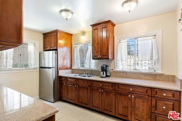 2531 6th Avenue, Los Angeles, CA 90018
