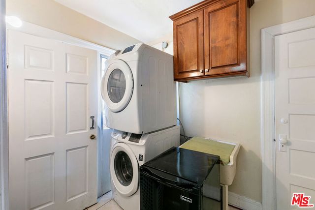 2531 6th Avenue, Los Angeles, CA 90018