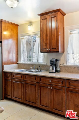2531 6th Avenue, Los Angeles, CA 90018