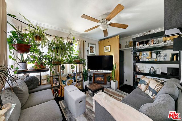 2531 6th Avenue, Los Angeles, CA 90018