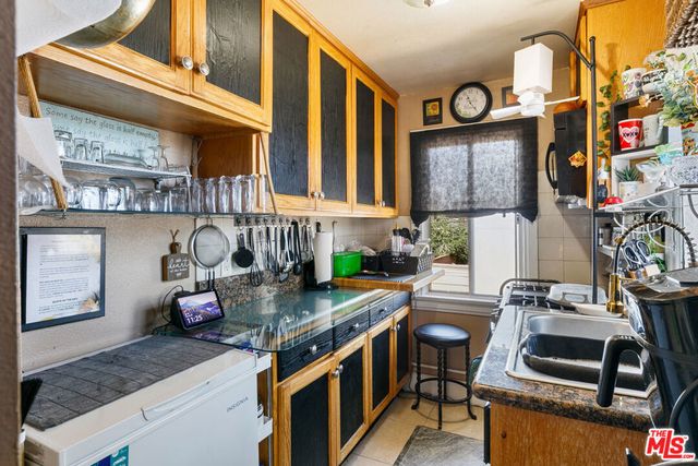 2531 6th Avenue, Los Angeles, CA 90018
