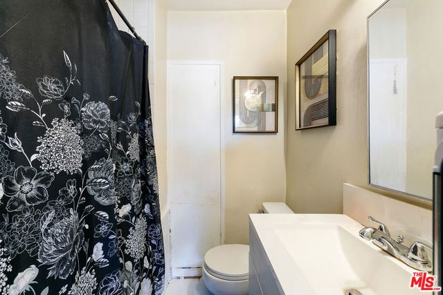 2531 6th Avenue, Los Angeles, CA 90018