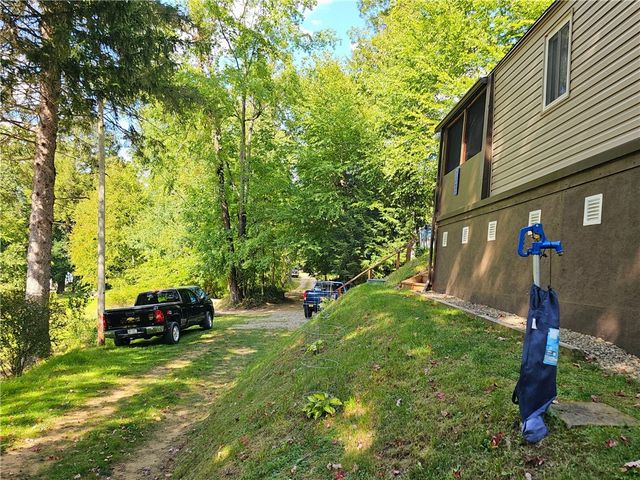 195 Kinch Rd, President Twp, PA 16301