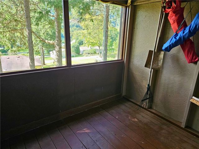 195 Kinch Rd, President Twp, PA 16301