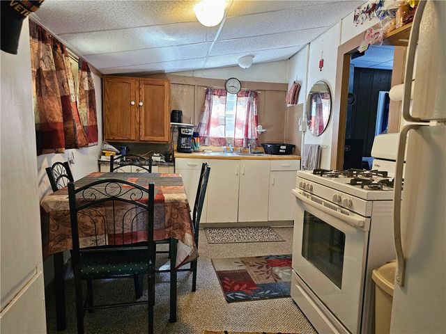 195 Kinch Rd, President Twp, PA 16301