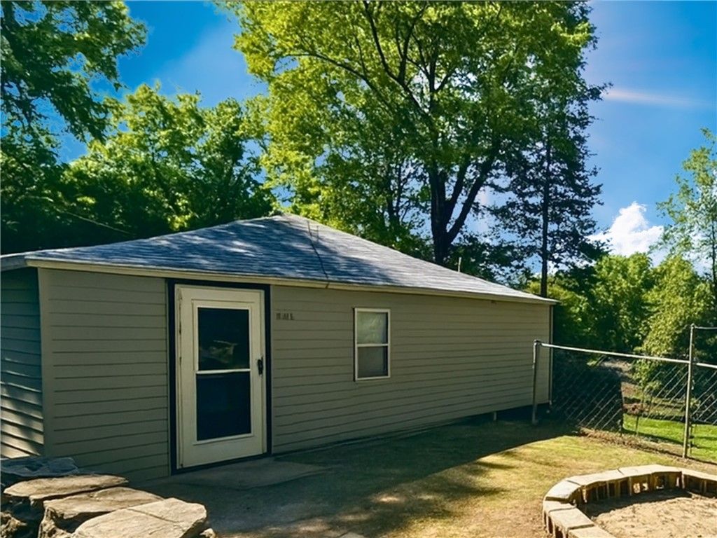 195 Kinch Rd, President Twp, PA 16301