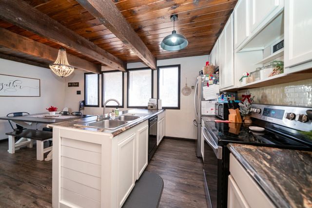 6823 Oakwood Dr., Gilmer, TX 75645