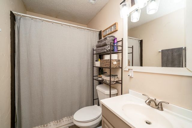 6823 Oakwood Dr., Gilmer, TX 75645