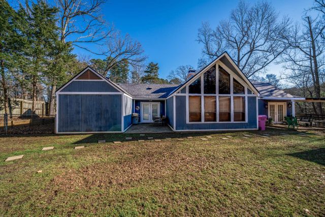 6823 Oakwood Dr., Gilmer, TX 75645