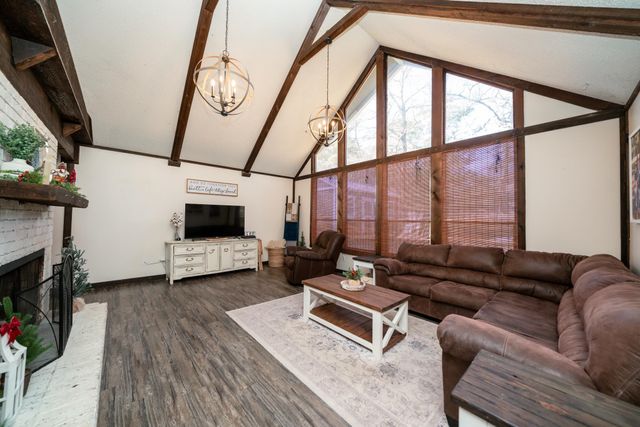 6823 Oakwood Dr., Gilmer, TX 75645