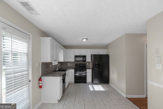 97 Livingston Lane, Covington, GA 30016