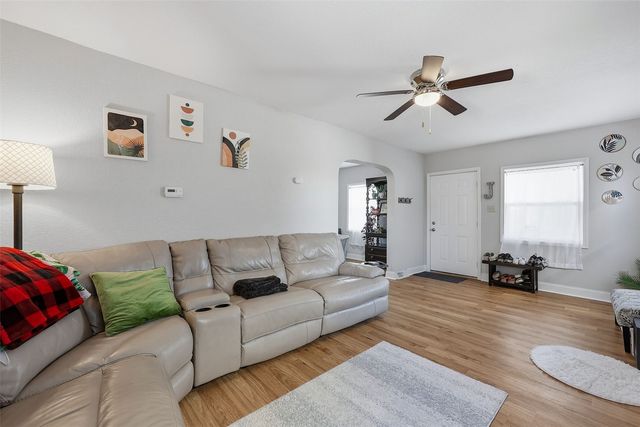 424 18th Street NE, Cedar Rapids, IA 52402