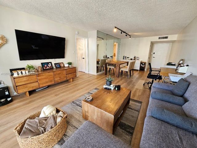 18061 Biscayne Boulevard 1602, Aventura, FL 33160