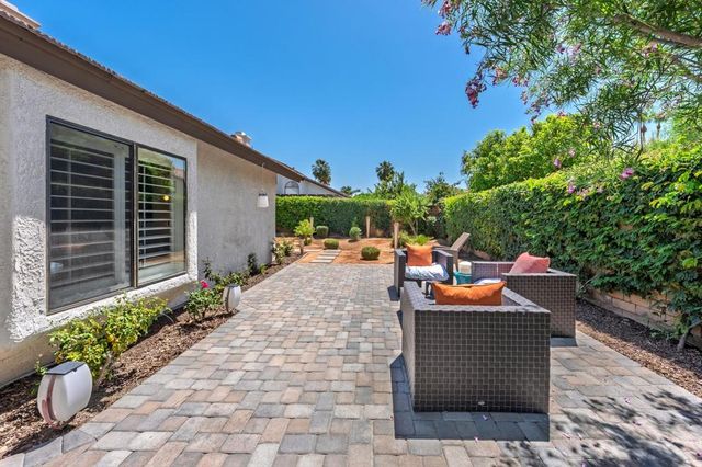 49070 Balada Court, La Quinta, CA 92253