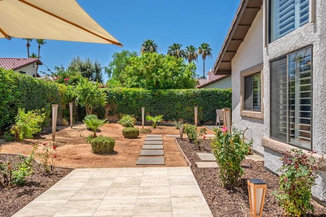 49070 Balada Court, La Quinta, CA 92253