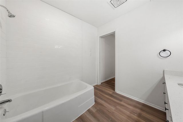 101 E 33rd ST 208, Austin, TX 78705